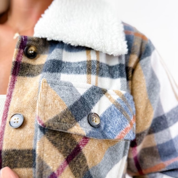 NWT BiBi Plaid Button Jacket with Sherpa Collar size small - Picture 2 of 10